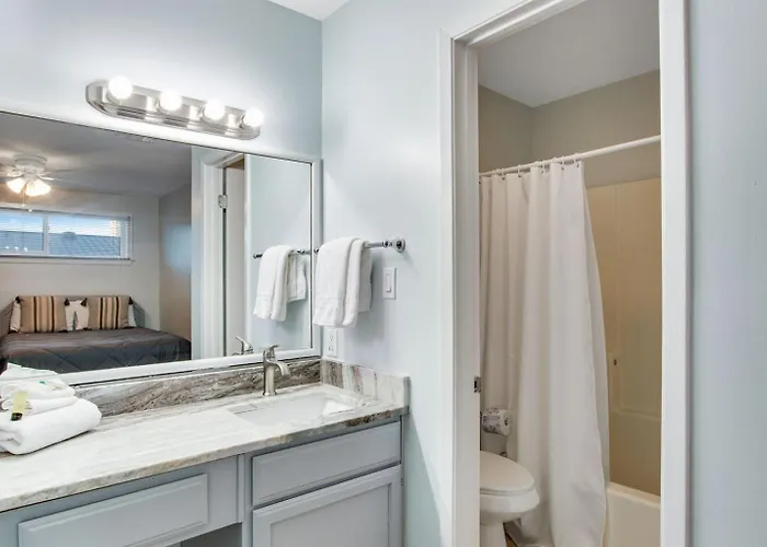 Sugar 368 Two-story Beachside Retreat Apartment